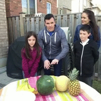 逗比的萝莉一家搞笑GIF(7)