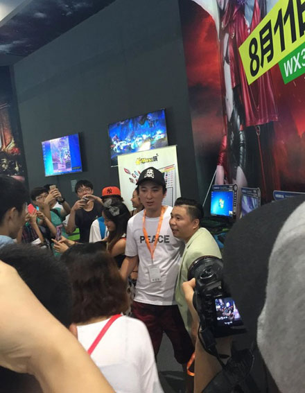 王思聪惊现2015ChinaJoy现场图集(10)