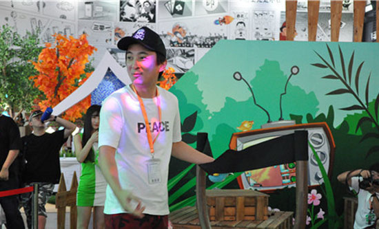 王思聪惊现2015ChinaJoy现场图集(15)