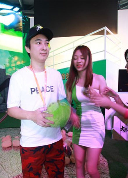 王思聪惊现2015ChinaJoy现场图集(2)