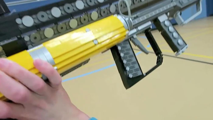 乐高达人自制《辐射4》胖子核弹发射器(11)