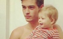 巴西男模与儿子合影搞笑图赏