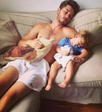 巴西男模与儿子合影搞笑图赏