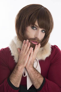 大胡子“美少女”化妆卸妆过程搞笑图片