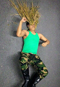 2B泰国玩家奇葩COS图赏